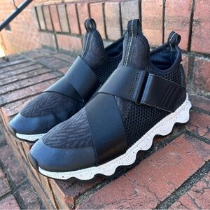 SOREL KINETIC Women’s size 7 Sneakers